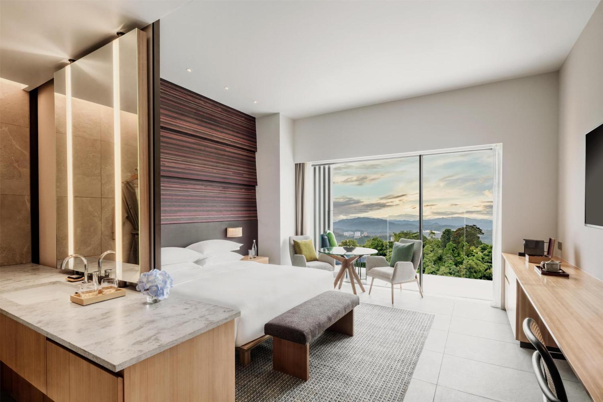 Отель Hyatt Centric Кота-Кинабалу Экстерьер фото