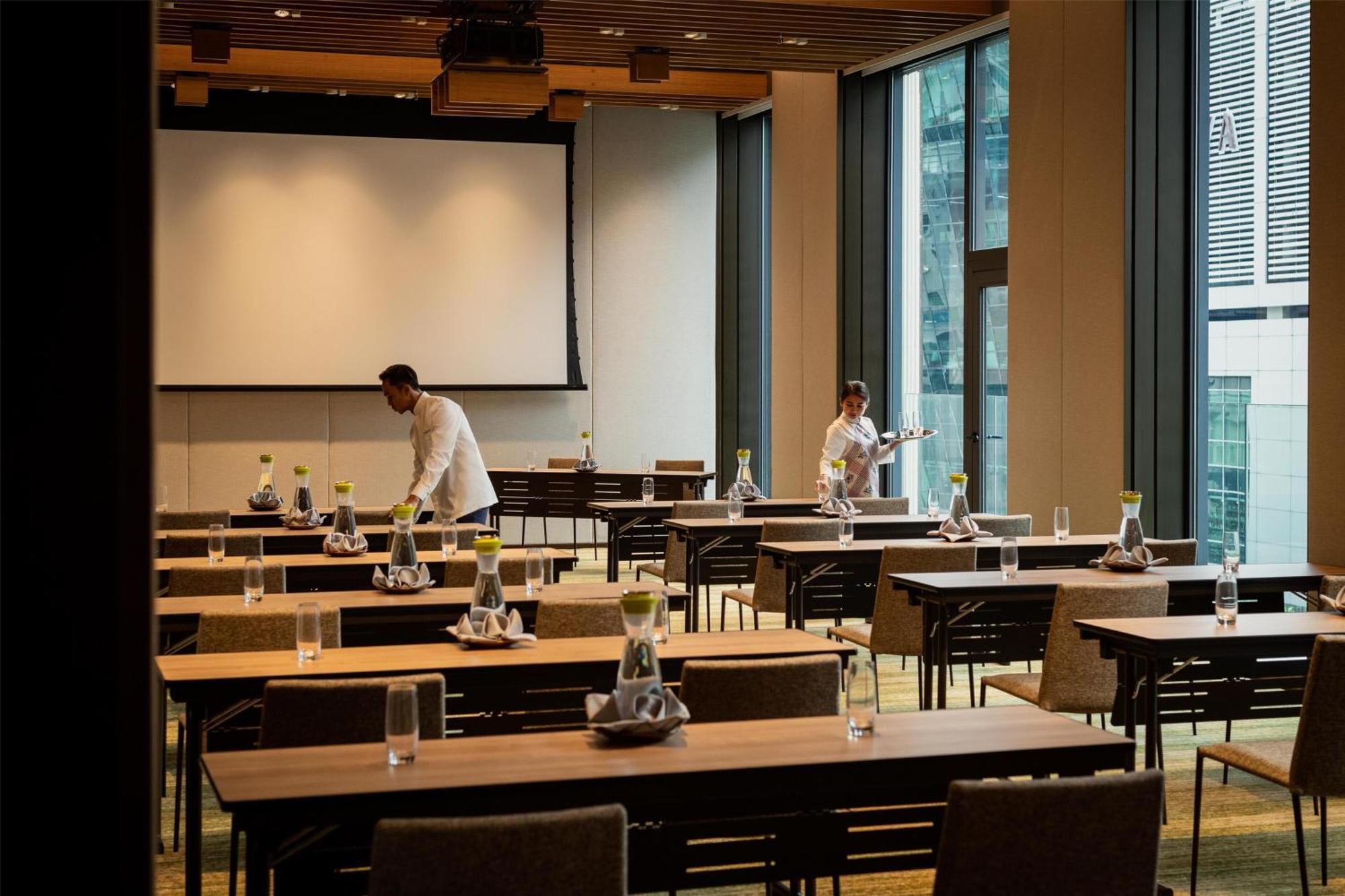 Отель Hyatt Centric Кота-Кинабалу Экстерьер фото