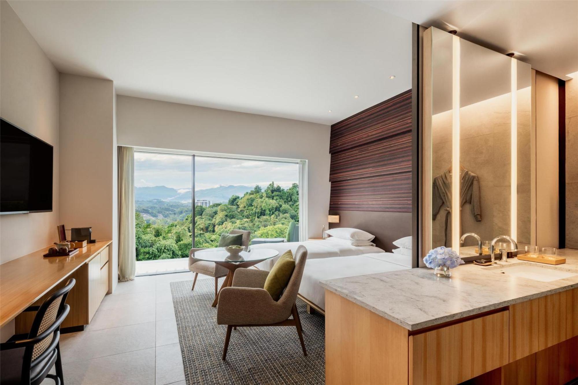 Отель Hyatt Centric Кота-Кинабалу Экстерьер фото